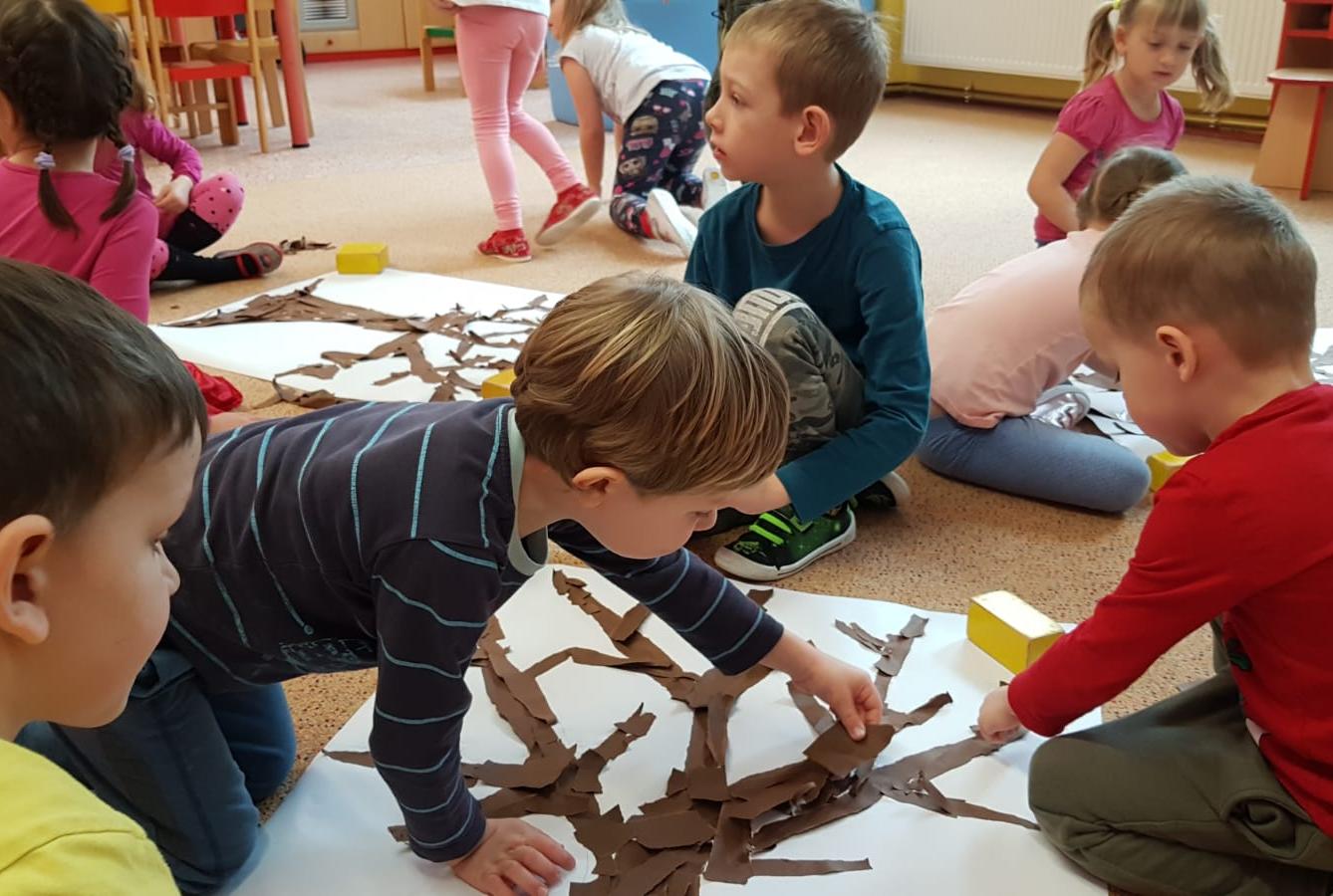 Vzpomínáme na školku: "Rozkvetlé jaro u Klokánků" - 15