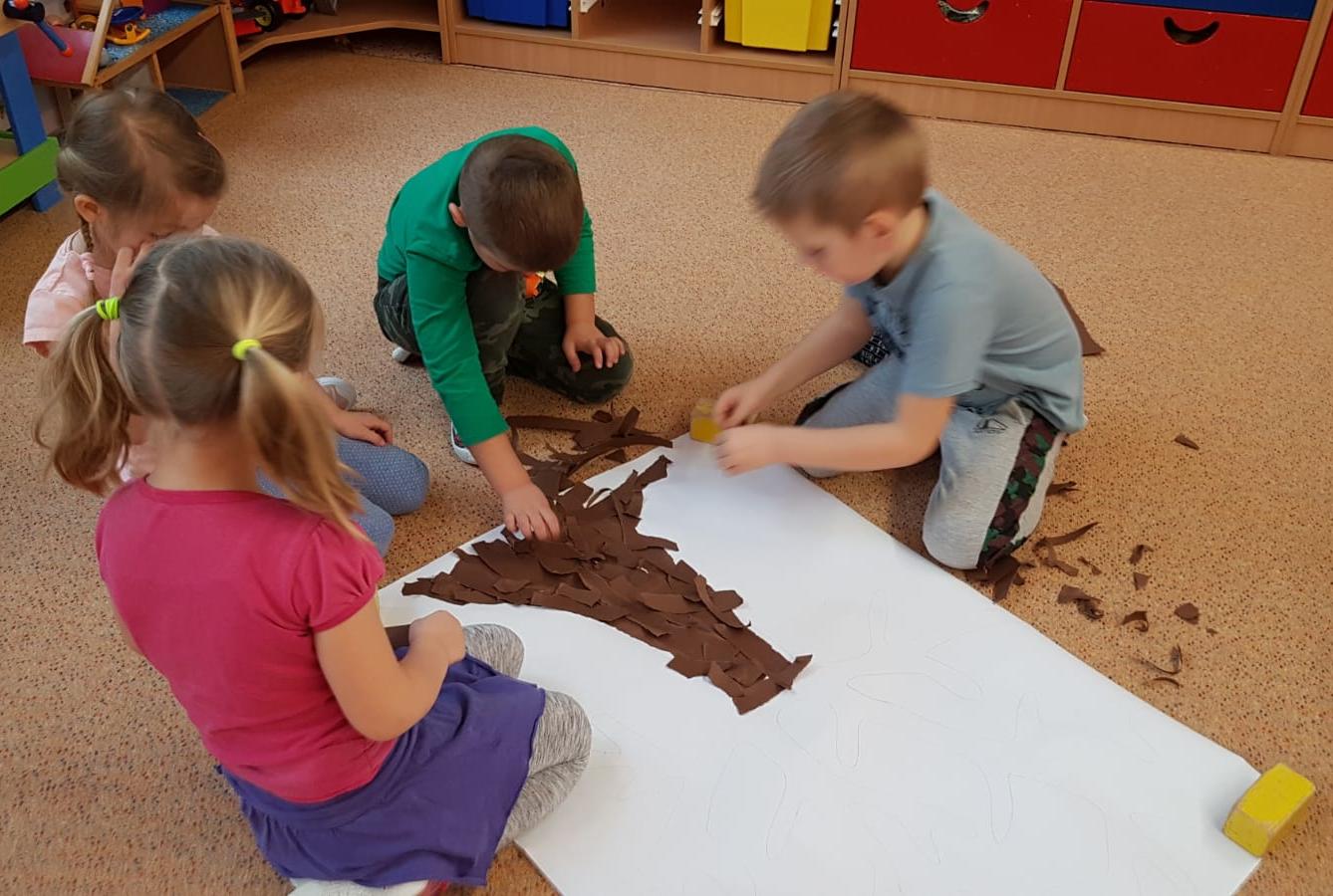 Vzpomínáme na školku: "Rozkvetlé jaro u Klokánků" - 24