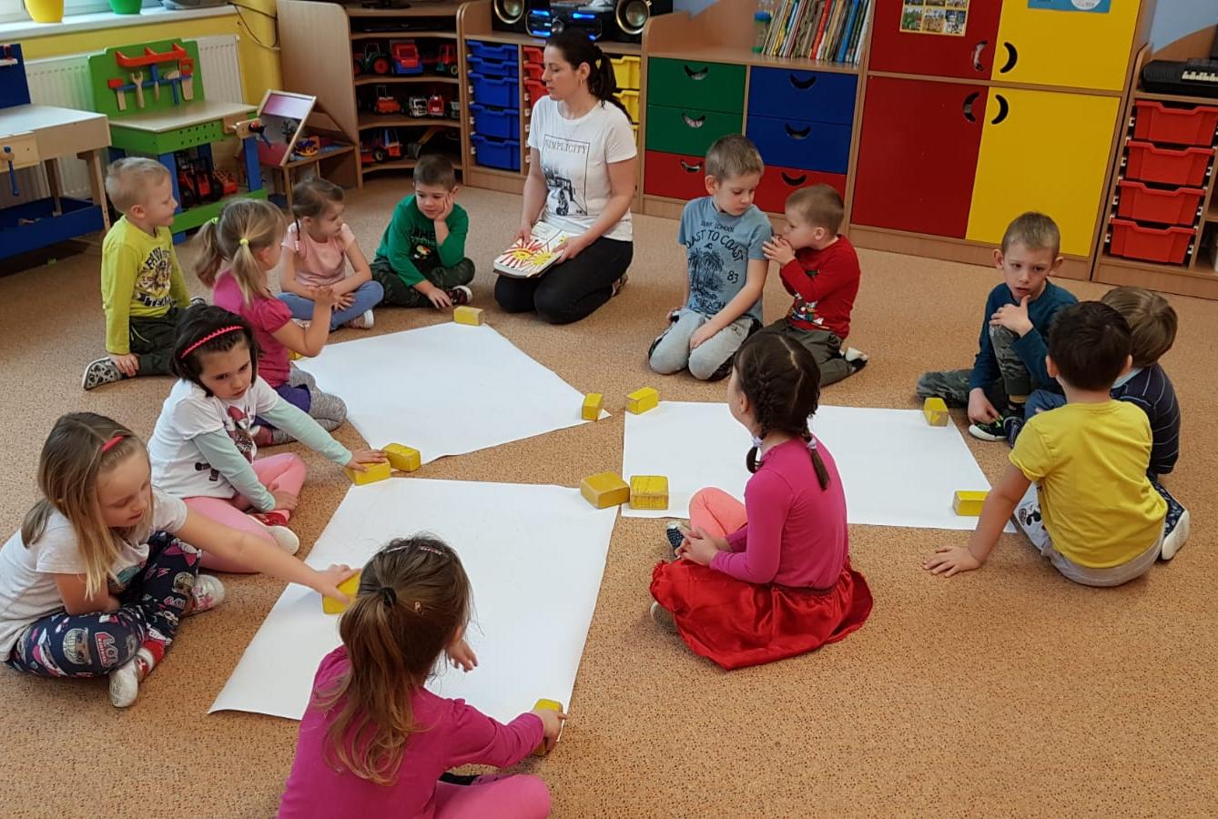 Vzpomínáme na školku: "Rozkvetlé jaro u Klokánků" - 28