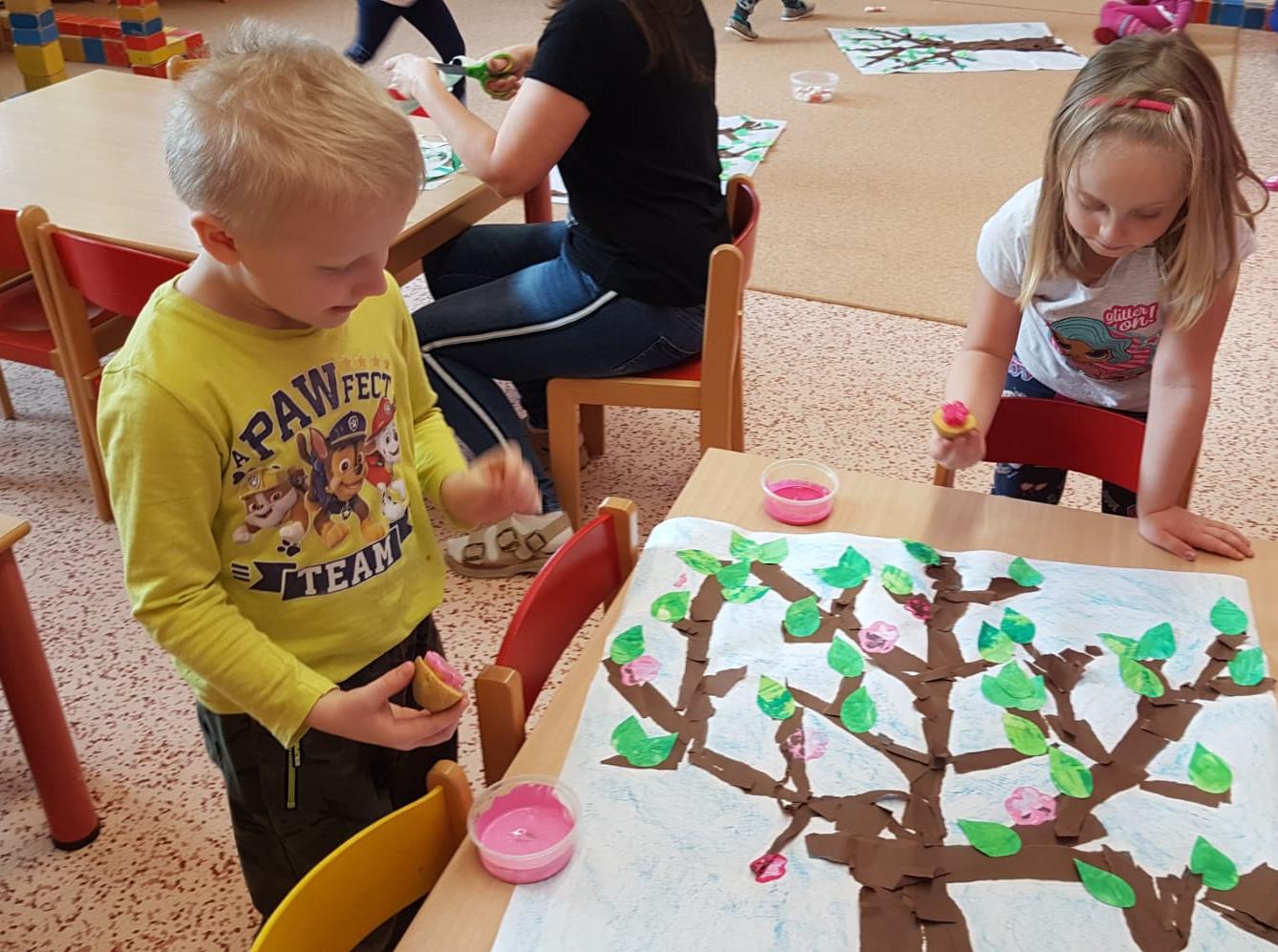 Vzpomínáme na školku: "Rozkvetlé jaro u Klokánků" - 37