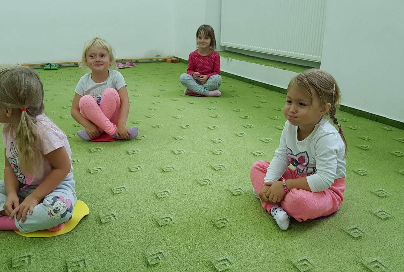 Broučci: "pracujeme a cvičíme" :-) - 4