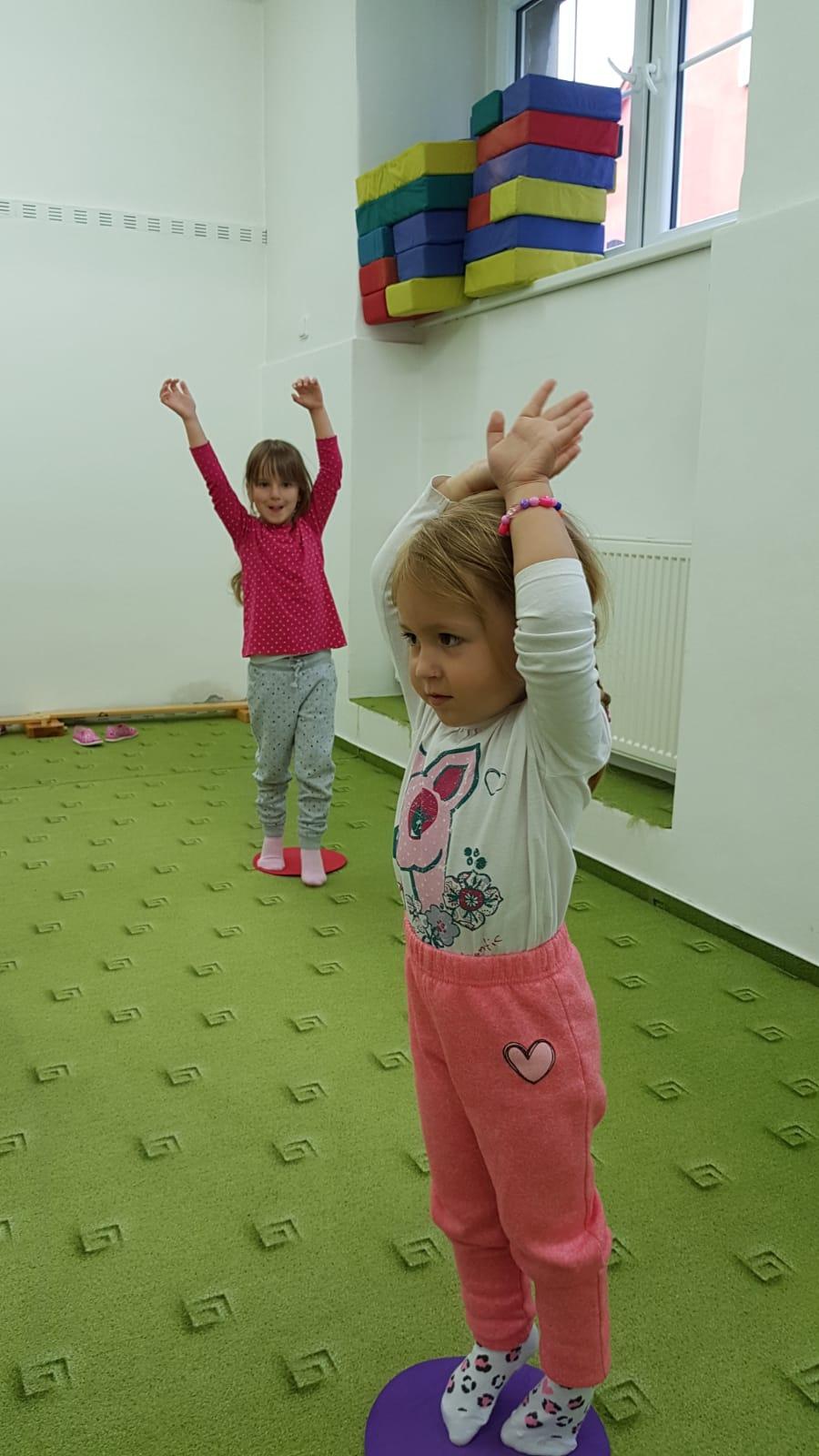 Broučci: "pracujeme a cvičíme" :-) - 7