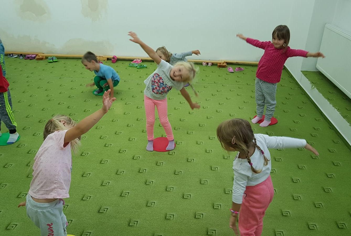 Broučci: "pracujeme a cvičíme" :-) - 10