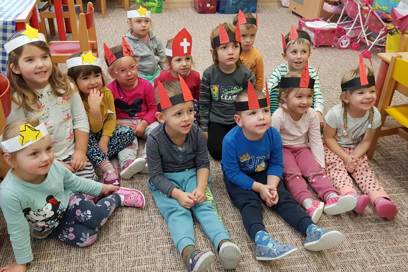 Broučci: "čertoviny", vycházka k Betlému, výroba sněhuláčka