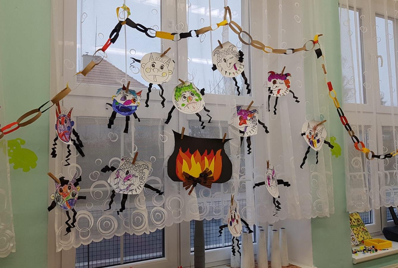 Broučci: "čertoviny", vycházka k Betlému, výroba sněhuláčka - 3