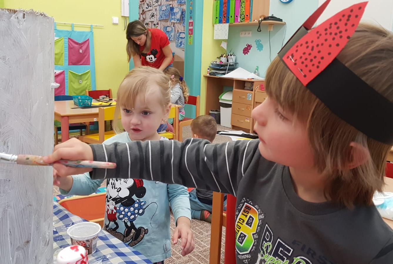 Broučci: "čertoviny", vycházka k Betlému, výroba sněhuláčka - 5