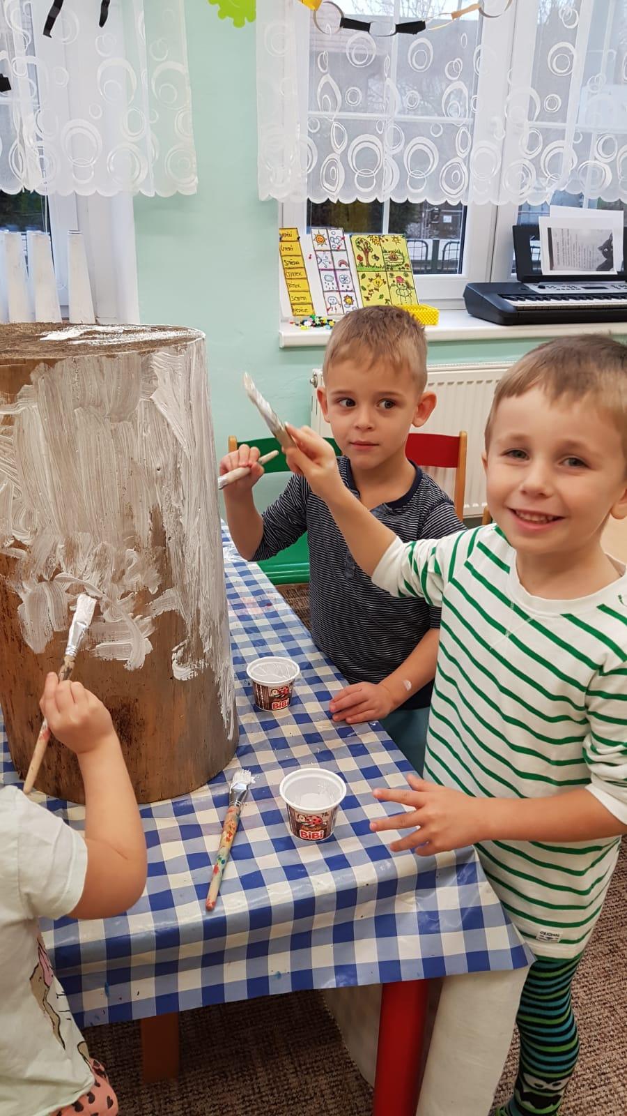 Broučci: "čertoviny", vycházka k Betlému, výroba sněhuláčka - 10