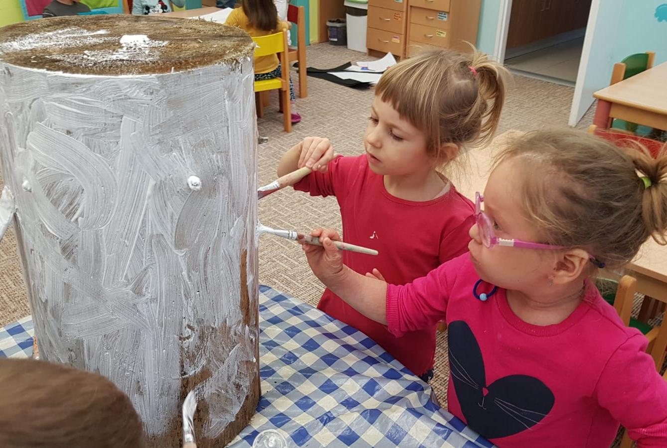 Broučci: "čertoviny", vycházka k Betlému, výroba sněhuláčka - 11