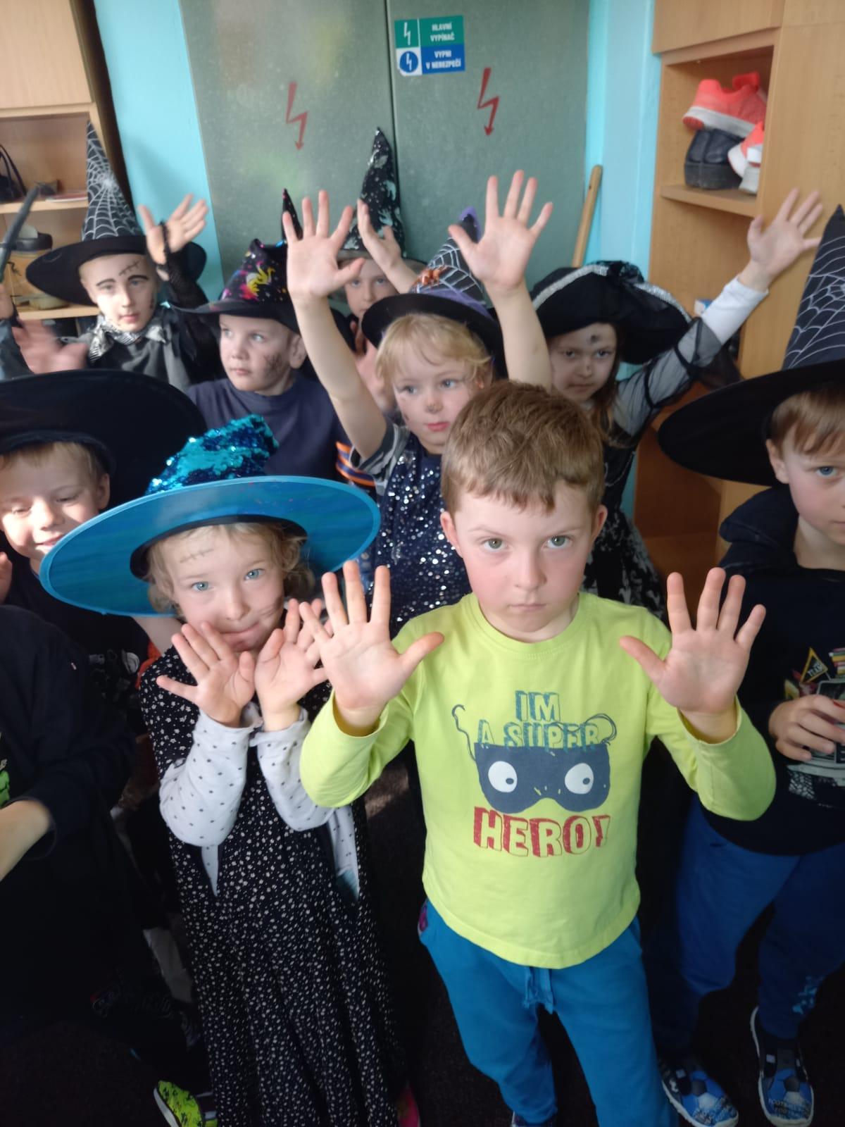 Čarodějnický rej v MŠ :-) - 4
