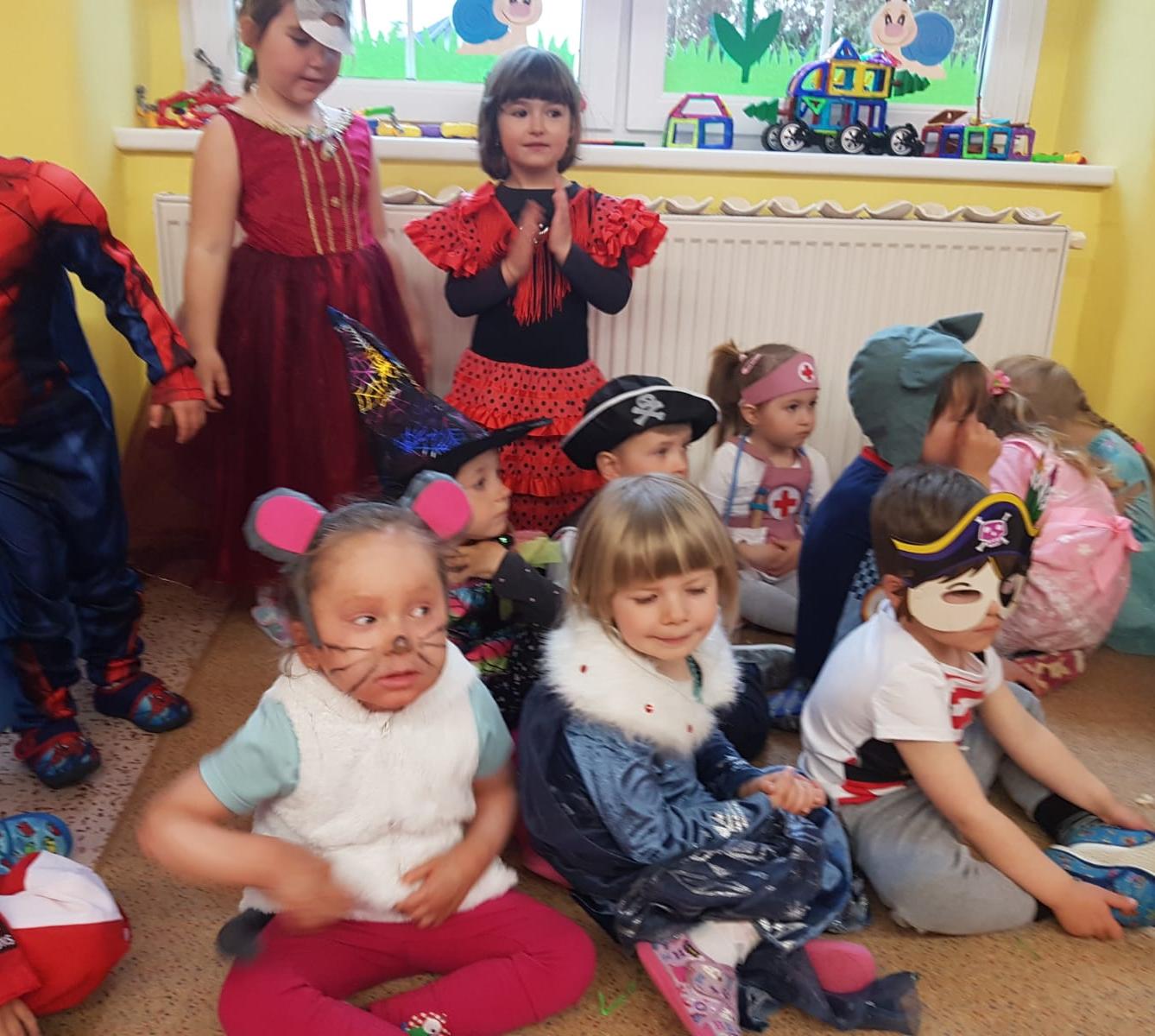 Karnevalové dopoledne v MŠ :-) - 3