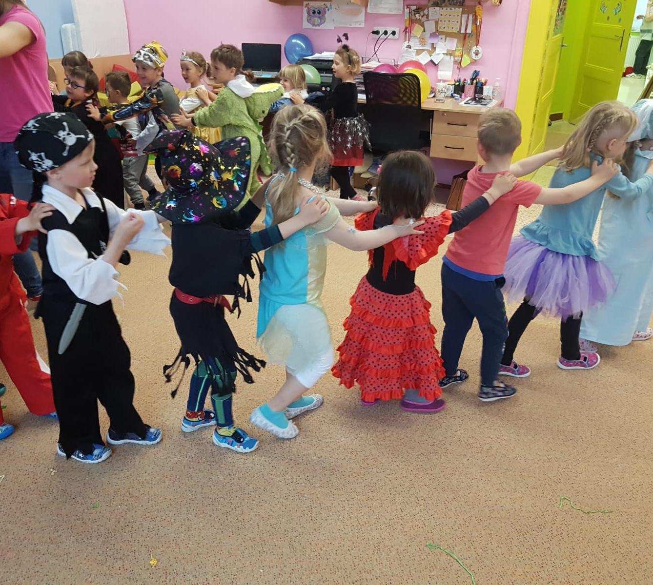 Karnevalové dopoledne v MŠ :-) - 6