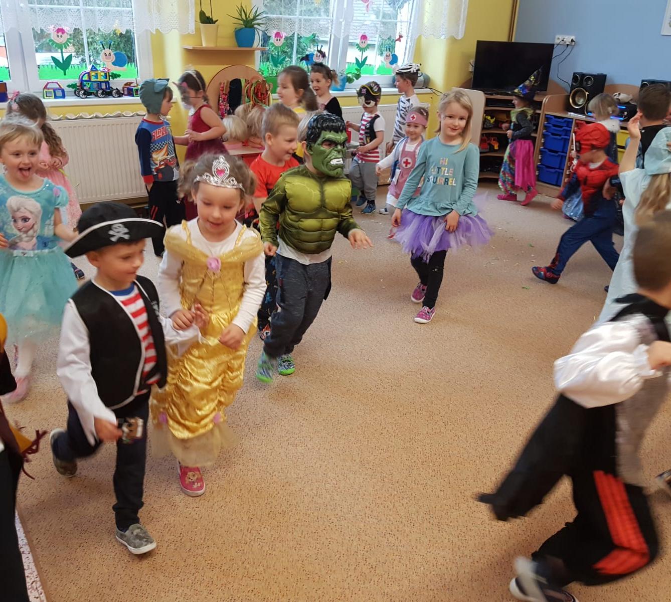 Karnevalové dopoledne v MŠ :-) - 7