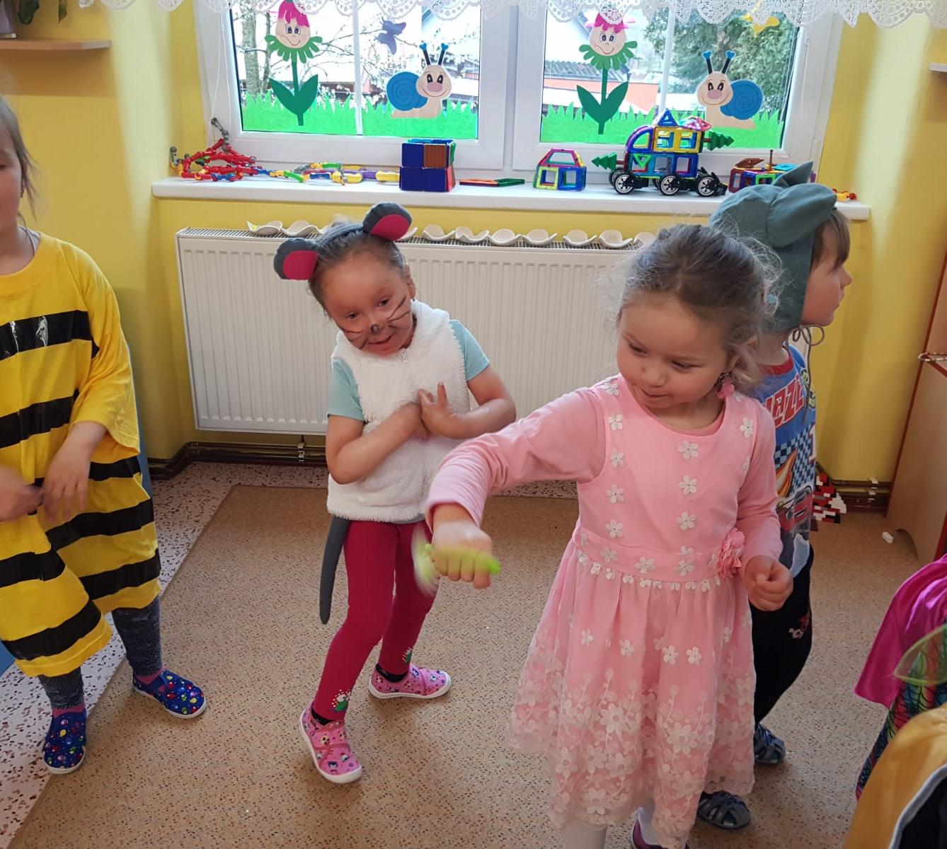 Karnevalové dopoledne v MŠ :-) - 9