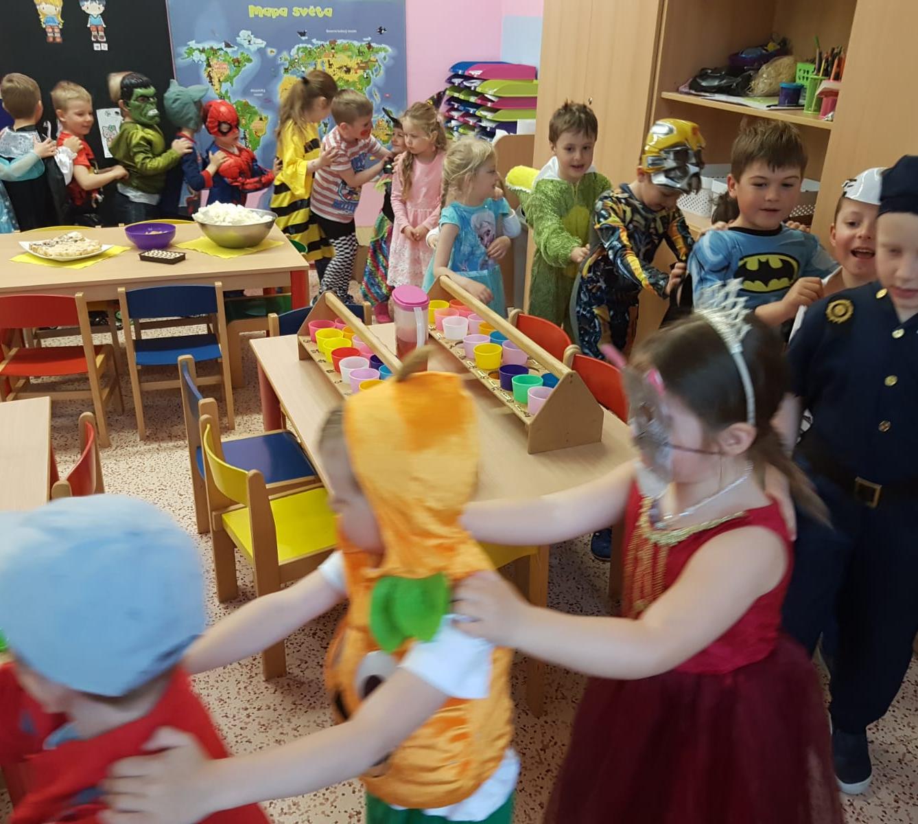 Karnevalové dopoledne v MŠ :-) - 24
