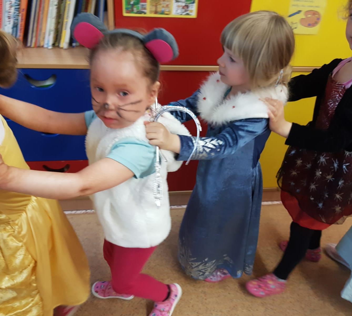 Karnevalové dopoledne v MŠ :-) - 26