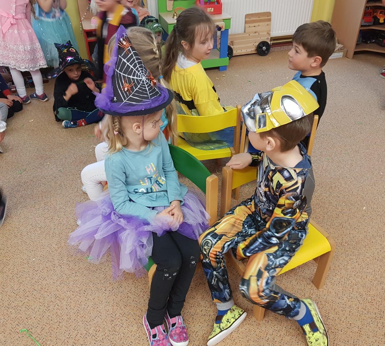 Karnevalové dopoledne v MŠ :-) - 29