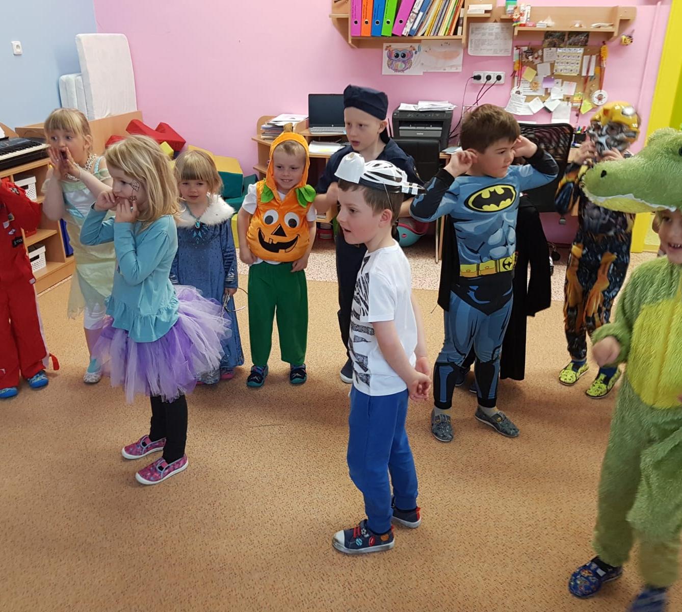 Karnevalové dopoledne v MŠ :-) - 33