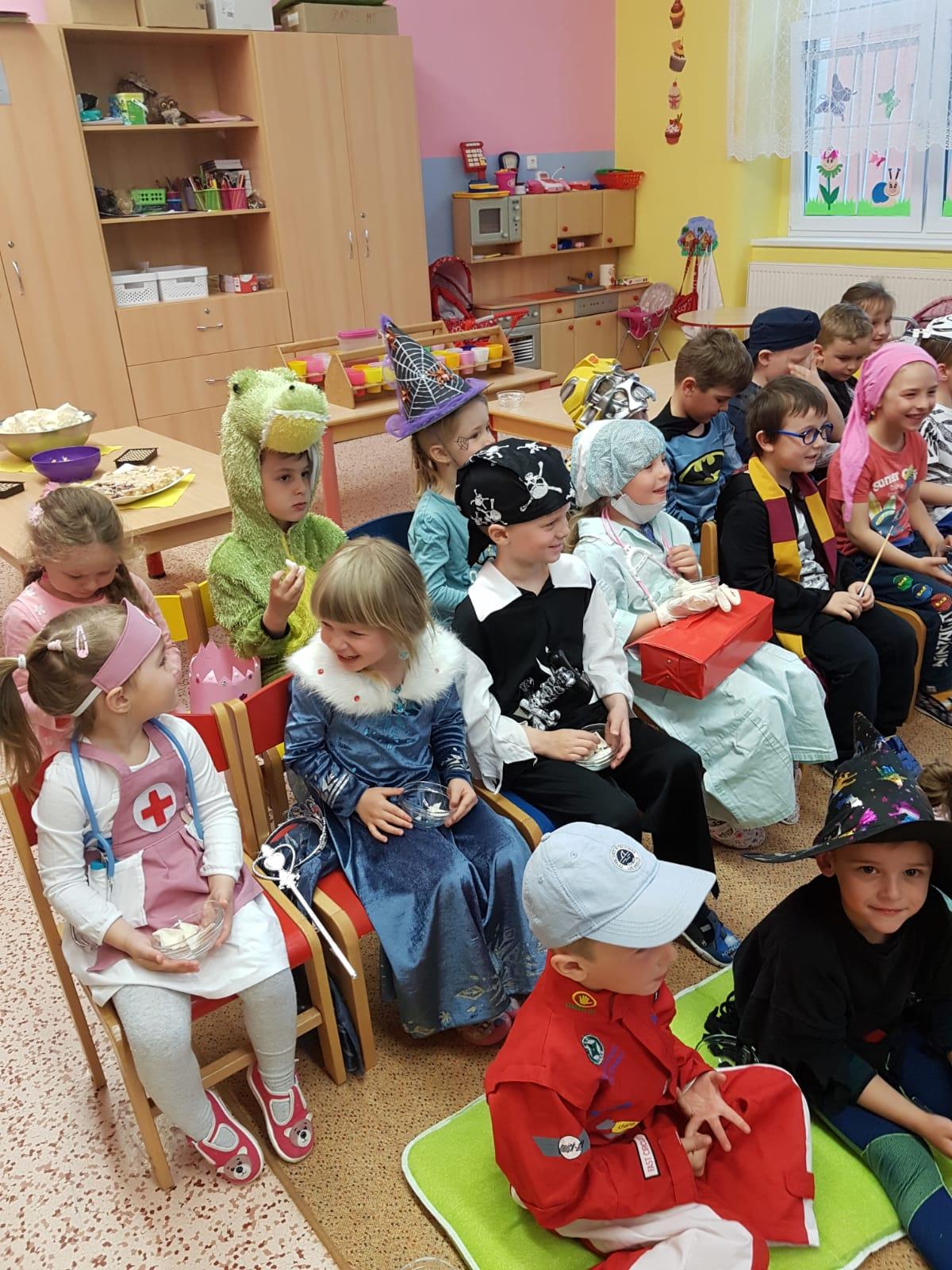 Karnevalové dopoledne v MŠ :-) - 36