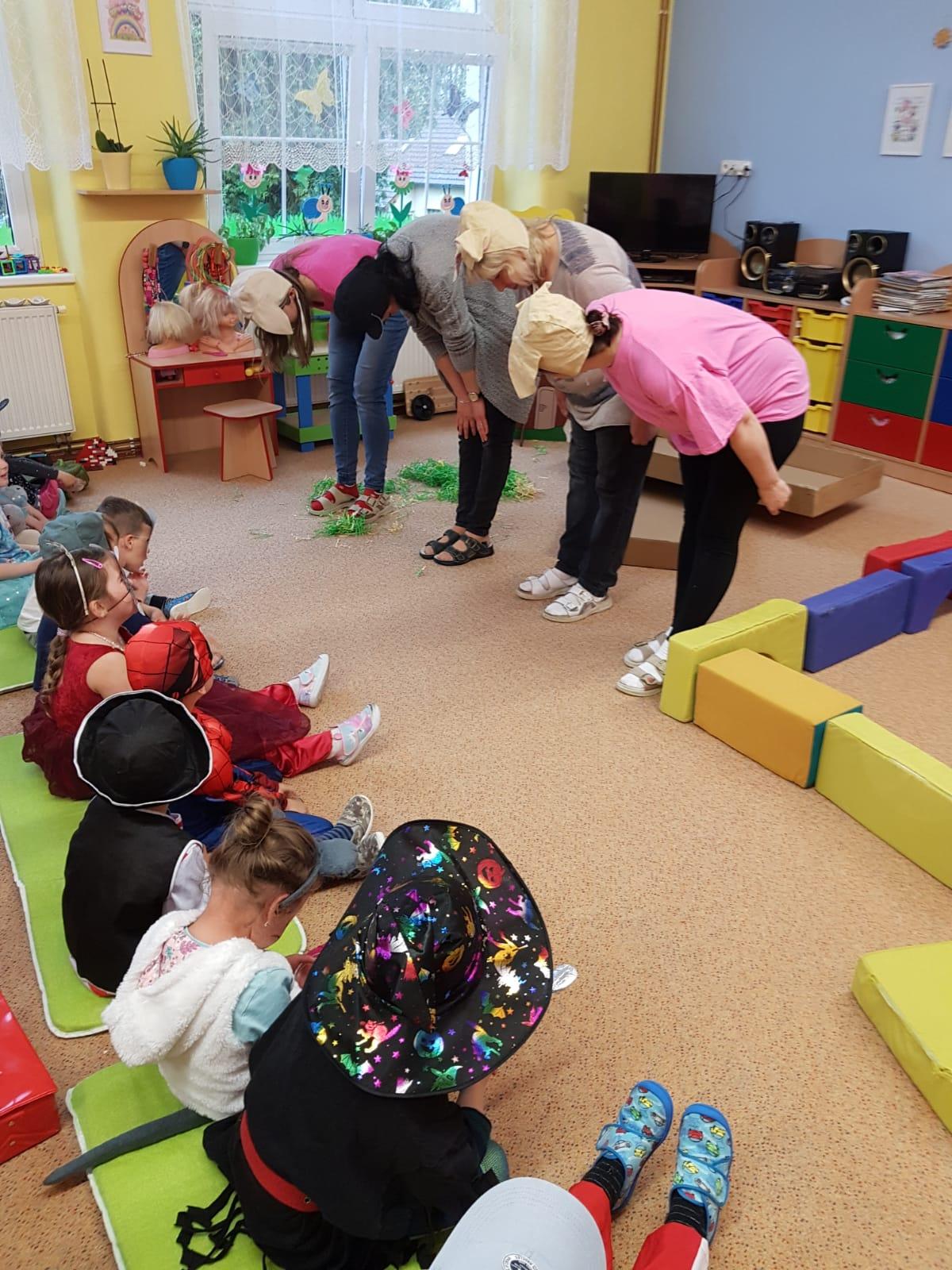 Karnevalové dopoledne v MŠ :-) - 42