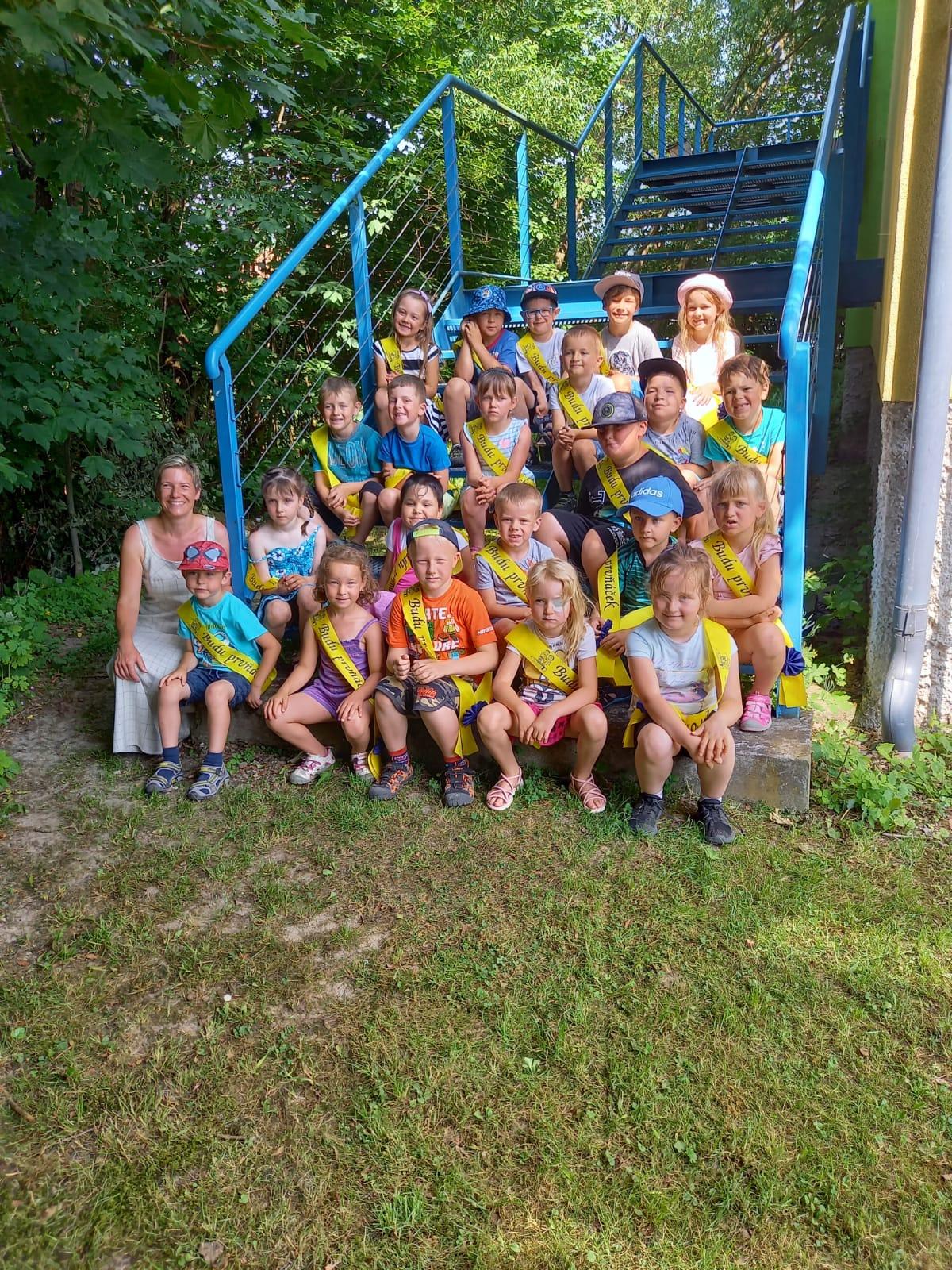 Pasování předškoláčků na prvňáčky a dopolední hry v ZŠ :-) - 5