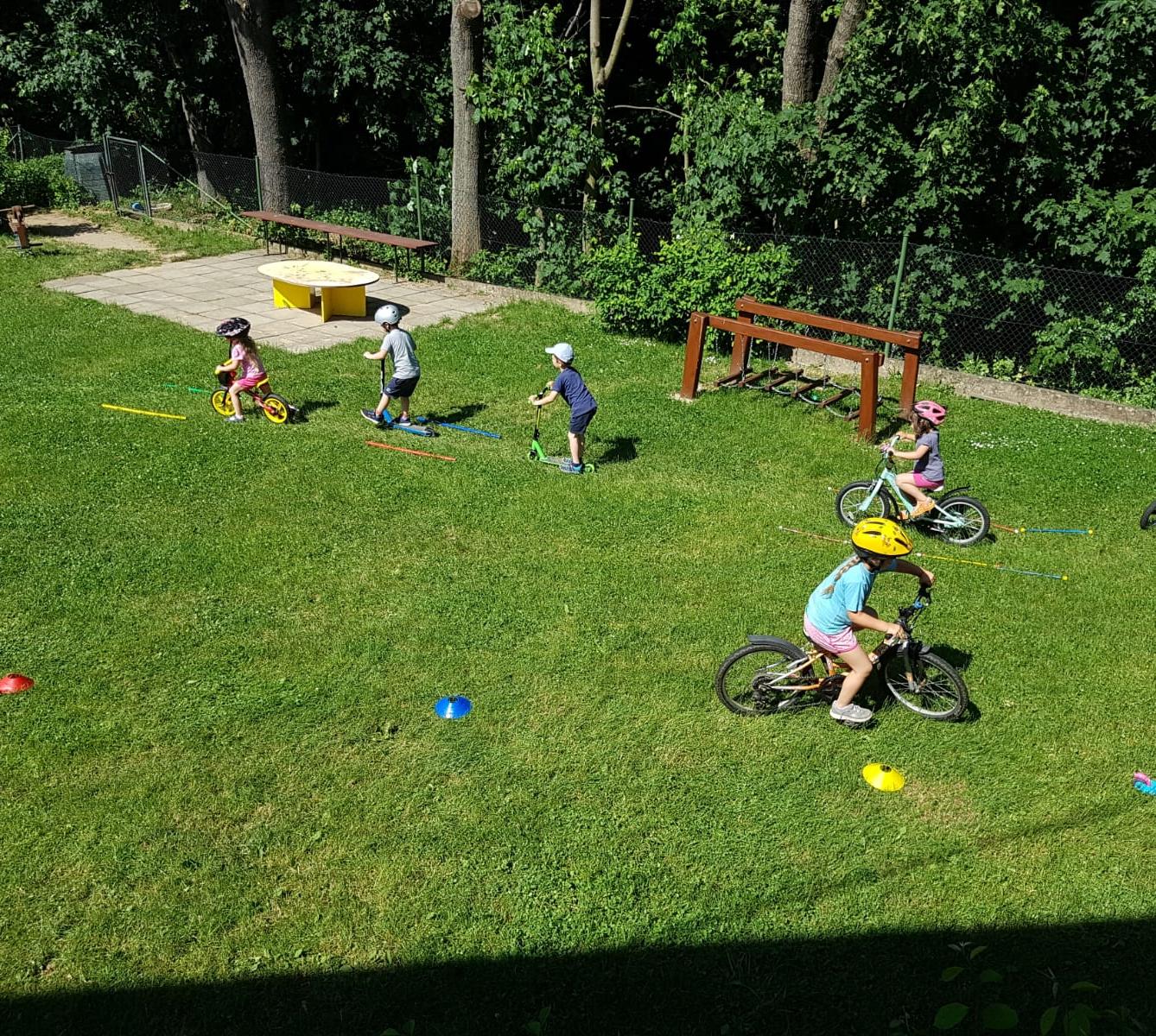 Broučci-autíčková školka, broučci+sovičky-kolojízda - 10