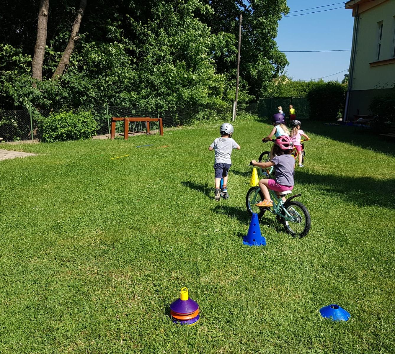 Broučci-autíčková školka, broučci+sovičky-kolojízda - 11