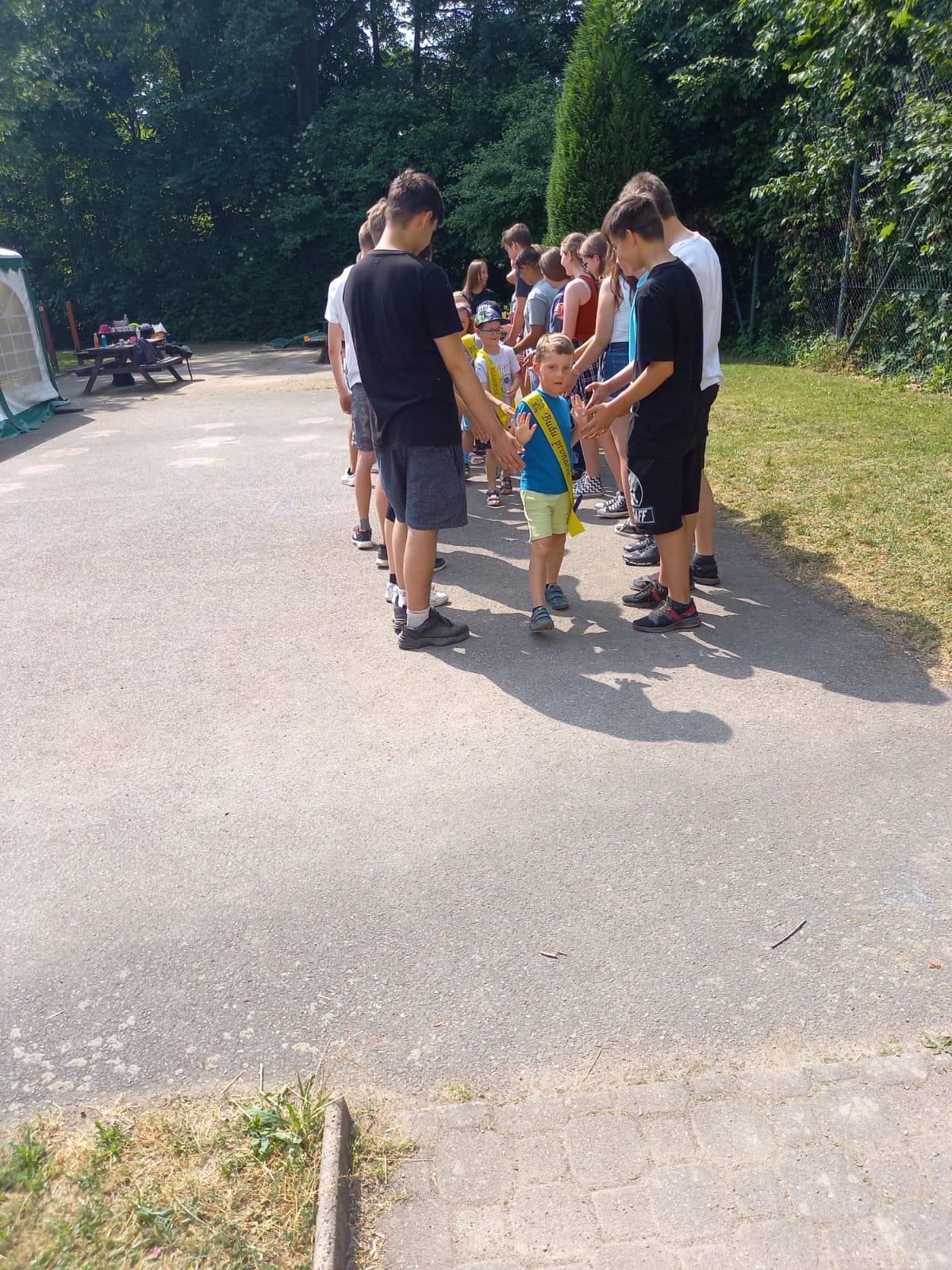 Pasování předškoláčků na prvňáčky a dopolední hry v ZŠ :-) - 7