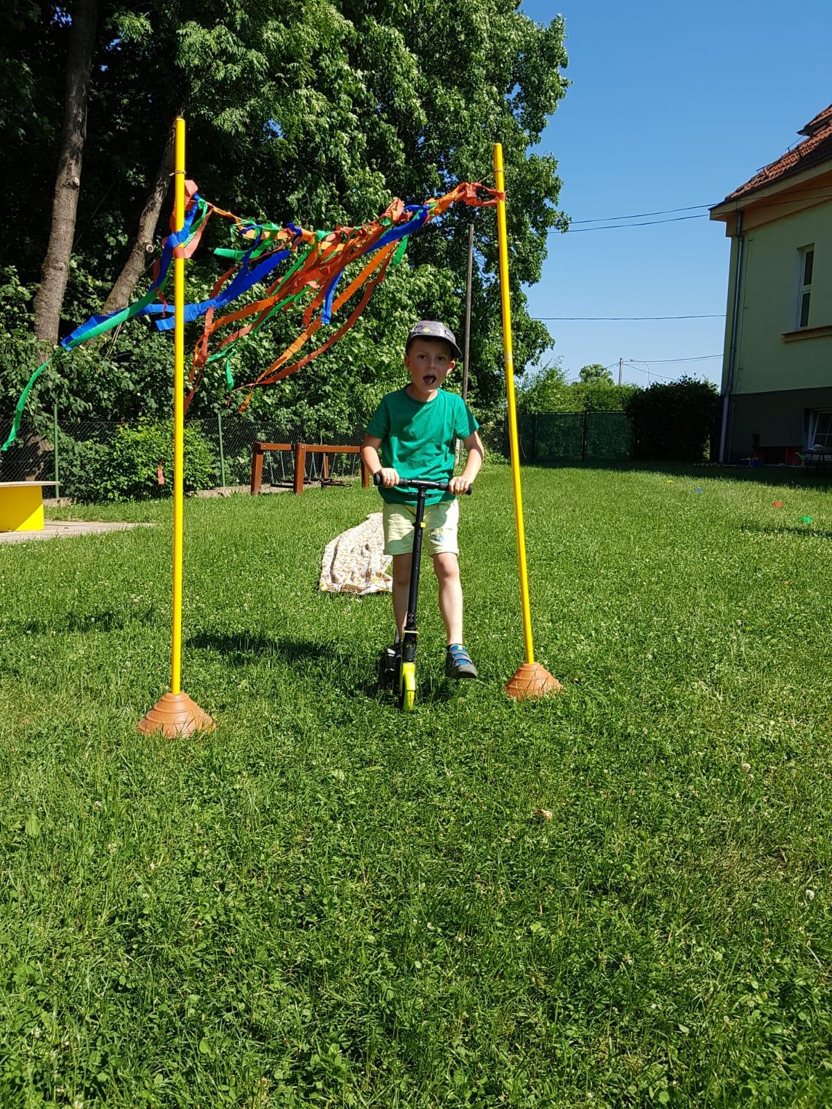 Broučci-autíčková školka, broučci+sovičky-kolojízda - 14