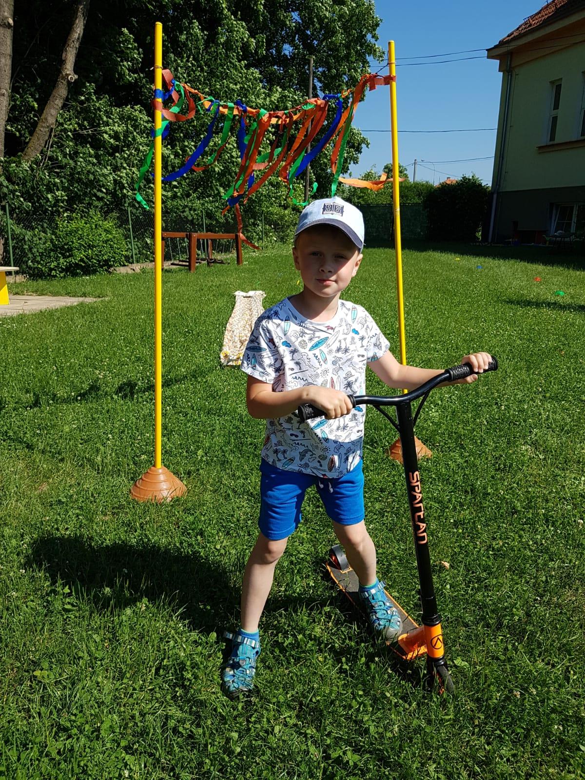 Broučci-autíčková školka, broučci+sovičky-kolojízda - 18