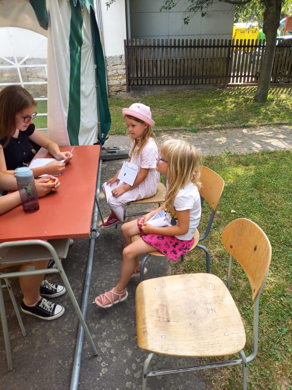 Pasování předškoláčků na prvňáčky a dopolední hry v ZŠ :-) - 22