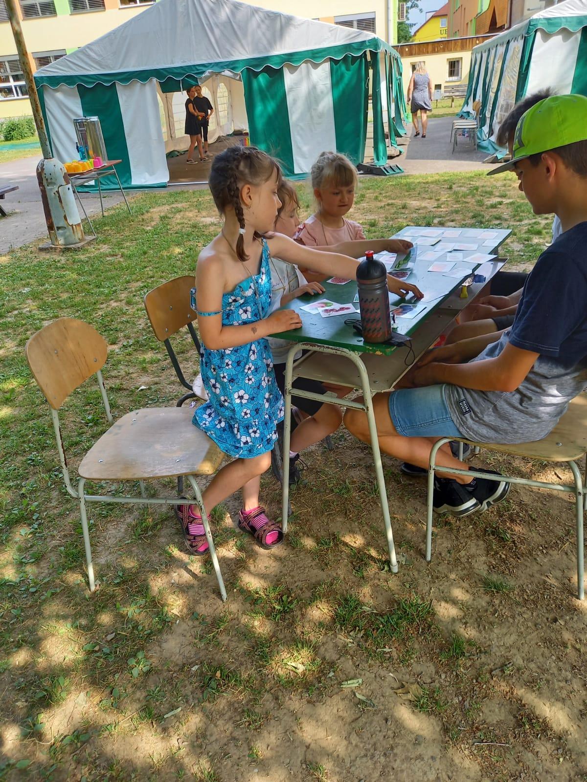 Pasování předškoláčků na prvňáčky a dopolední hry v ZŠ :-) - 25