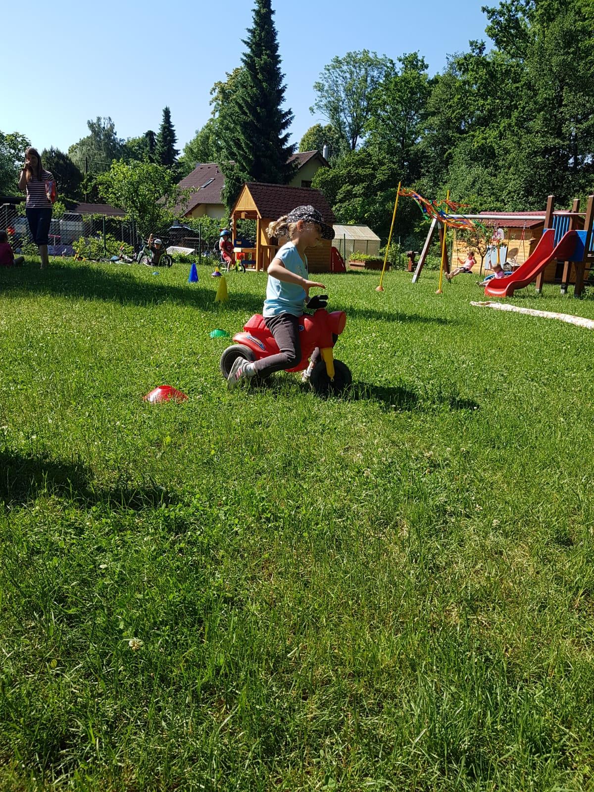 Broučci-autíčková školka, broučci+sovičky-kolojízda - 36