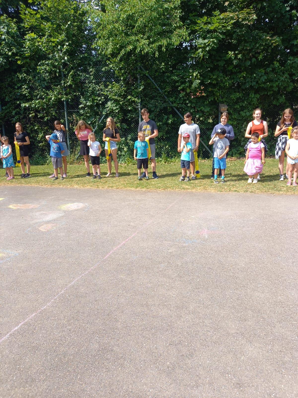 Pasování předškoláčků na prvňáčky a dopolední hry v ZŠ :-) - 35