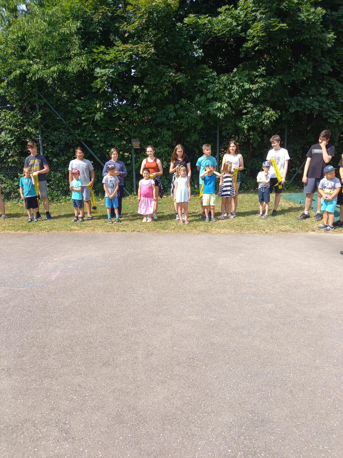 Pasování předškoláčků na prvňáčky a dopolední hry v ZŠ :-) - 41