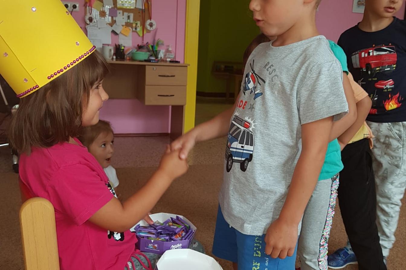 Slavíme: Julinka B. měla narozeniny :-)