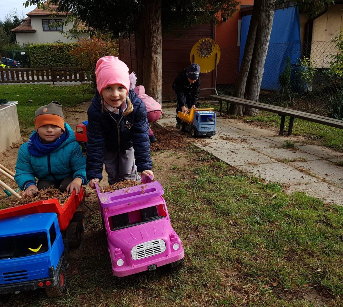 "Barevný svět kolem nás III." - podzim ve školce i na zahradě :-) - 6