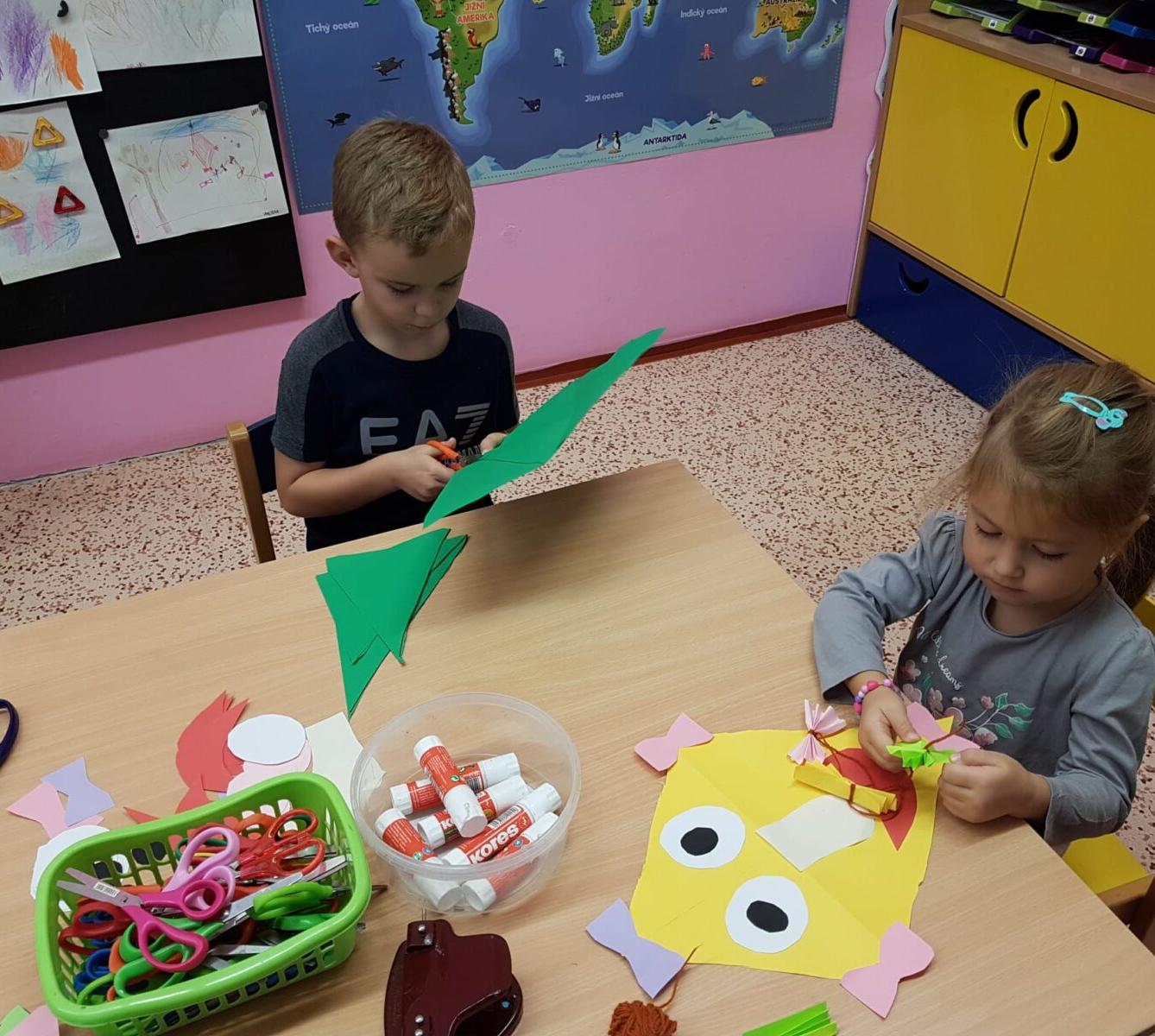 "Barevný svět kolem nás III." - podzim ve školce i na zahradě :-) - 15