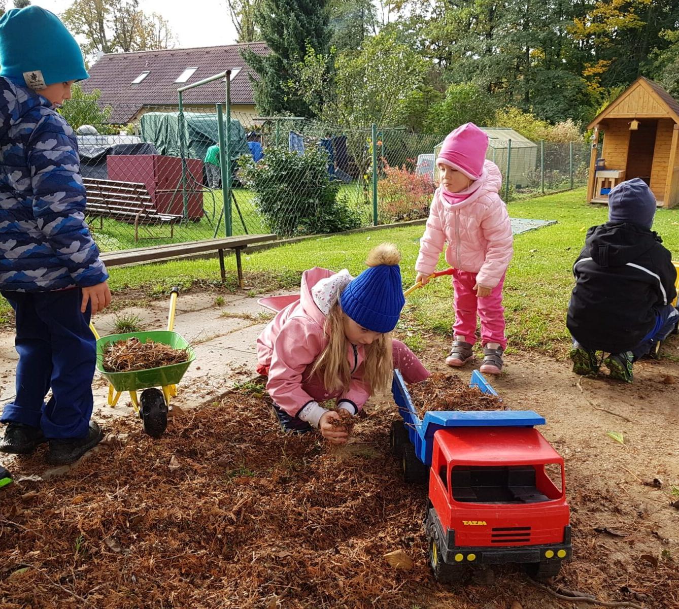 "Barevný svět kolem nás III." - podzim ve školce i na zahradě :-) - 18