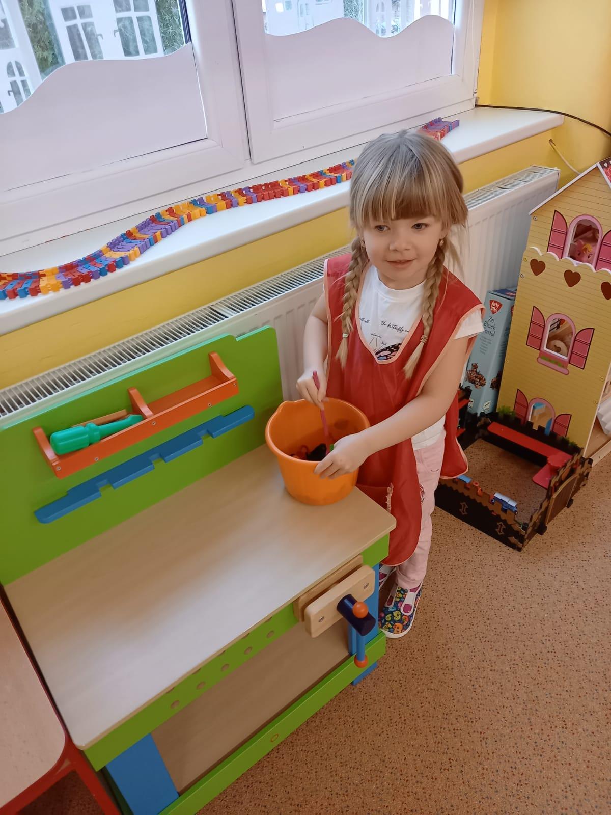 Dramatizace pohádky: "ČERVENÁ KARKULKA" :-) - 7