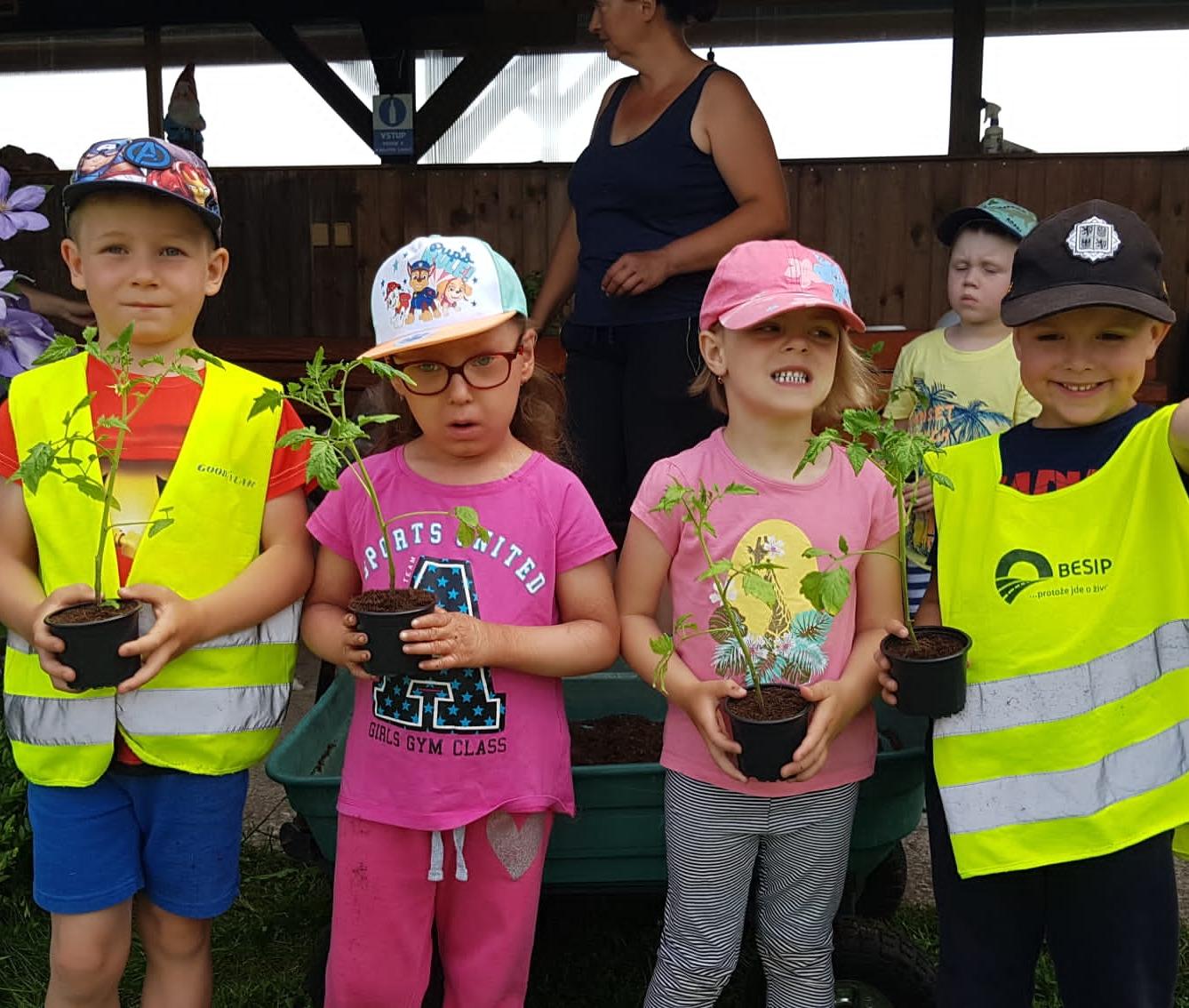 Tvořeníčko, tvoření: "Čím budu až vyrostu?"; zahradníci :-) - 5