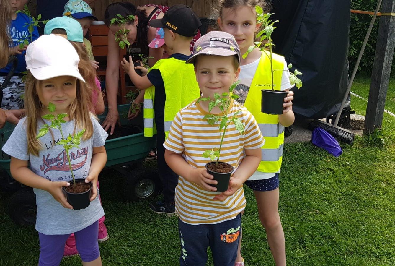 Tvořeníčko, tvoření: "Čím budu až vyrostu?"; zahradníci :-) - 6