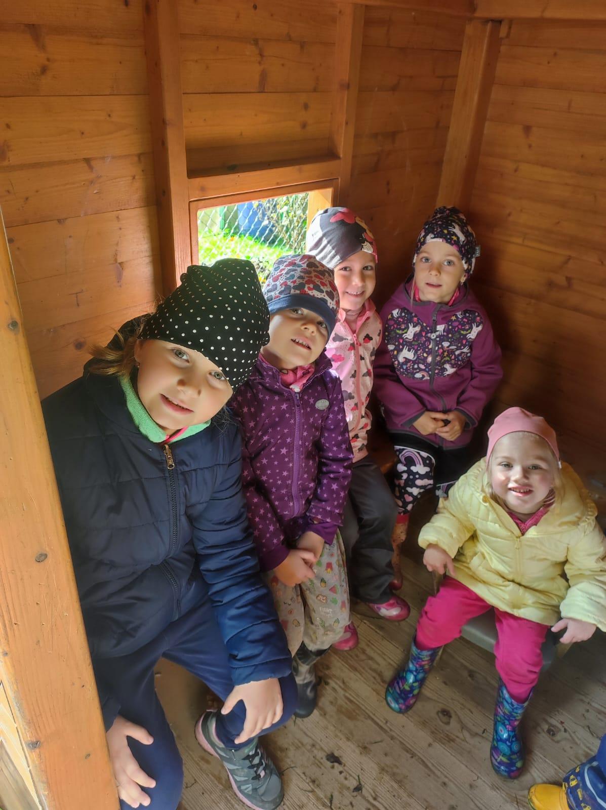 Návštěva 1.A v mateřských školách - 14