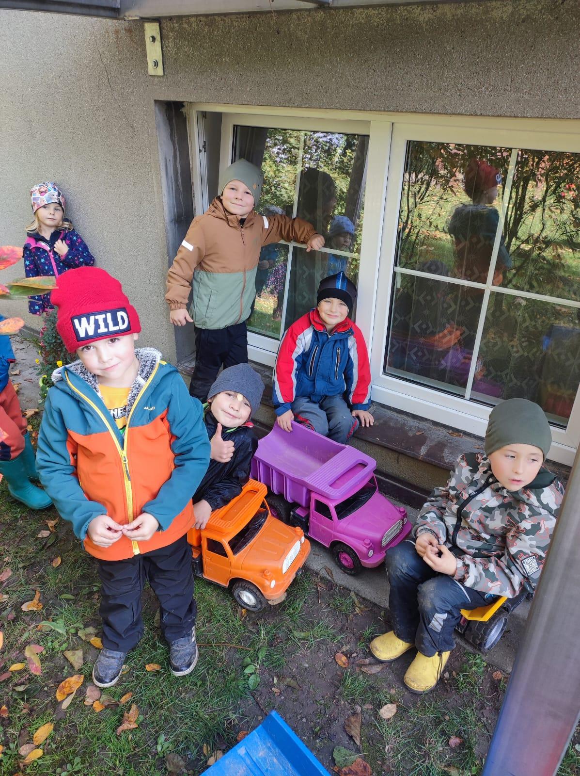 Návštěva 1.A v mateřských školách - 16