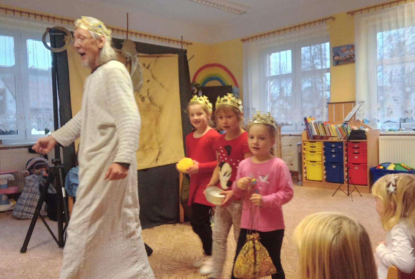 Divadlo "Slyšte, slyšte aneb co se stalo v Betlémě" - 4