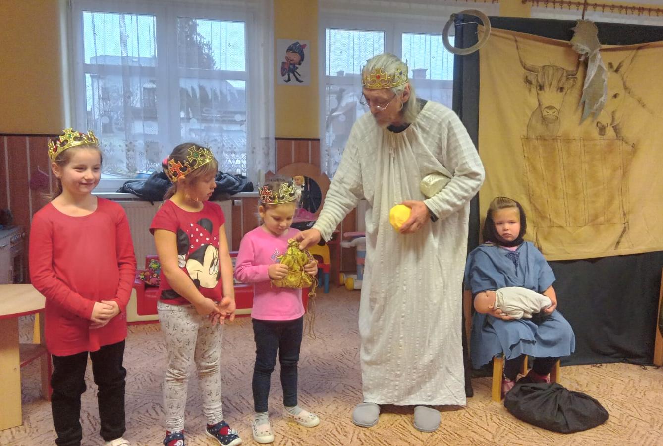 Divadlo "Slyšte, slyšte aneb co se stalo v Betlémě" - 11