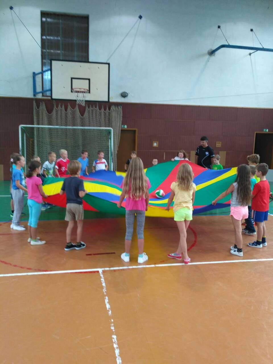 Ukázková hodina florbalu - 4