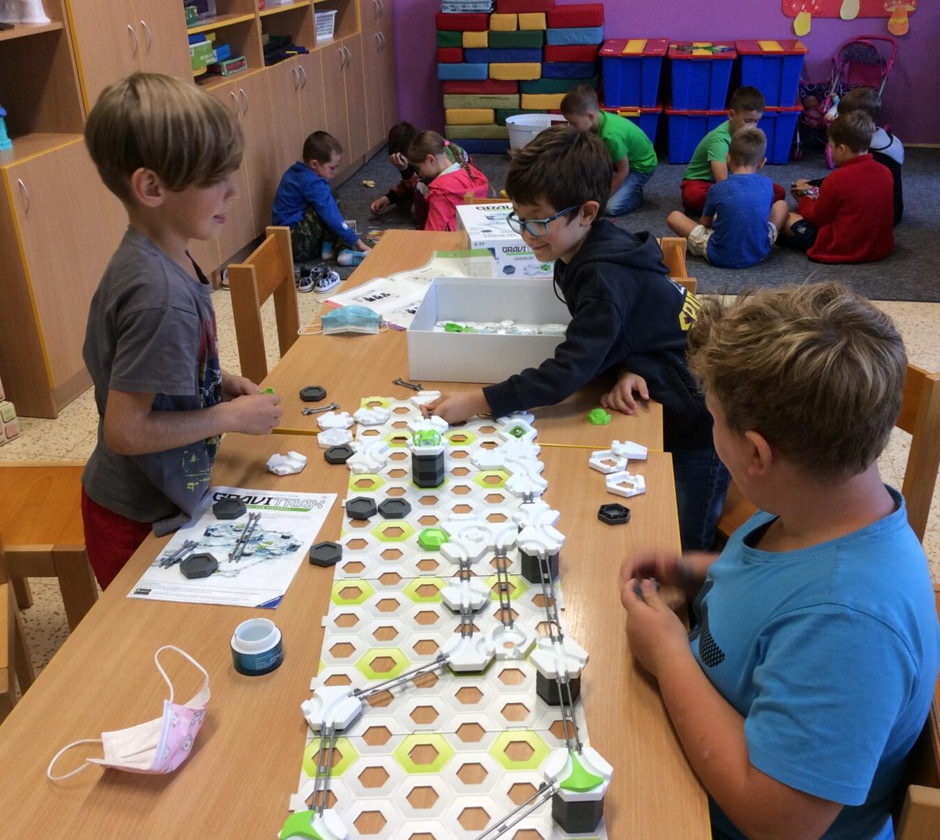 Vítáme naše prvňáčky a všechny děti ve družince*** - 1