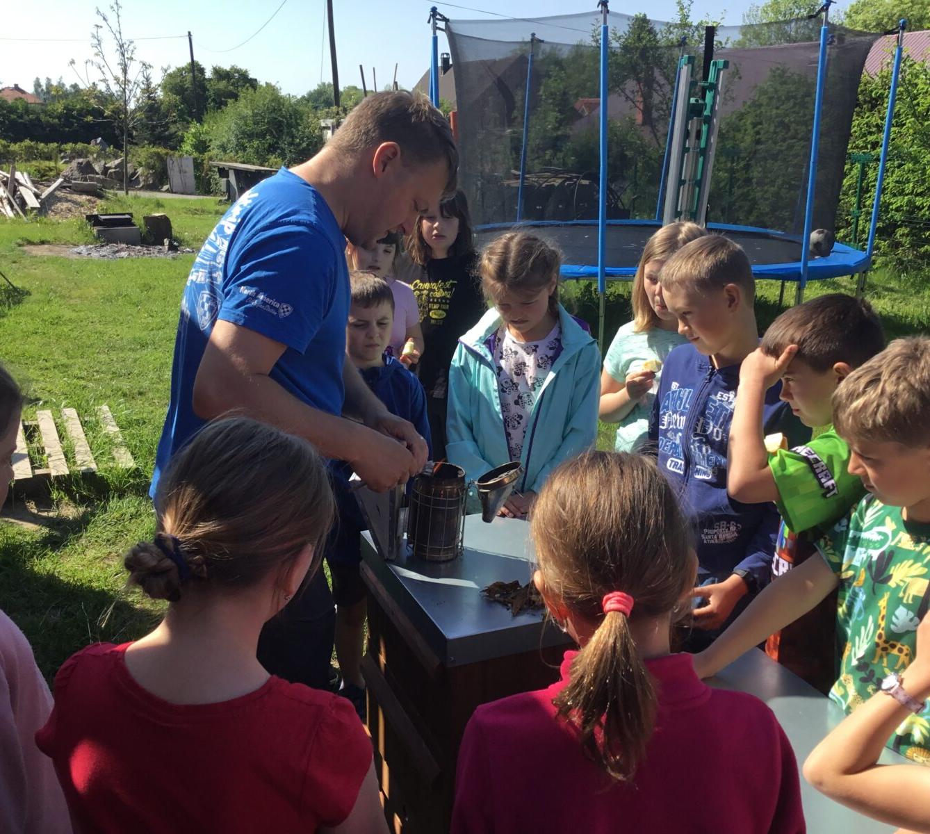 Dětský den a projektový "Den se včelami" ve třetí třídě - 17