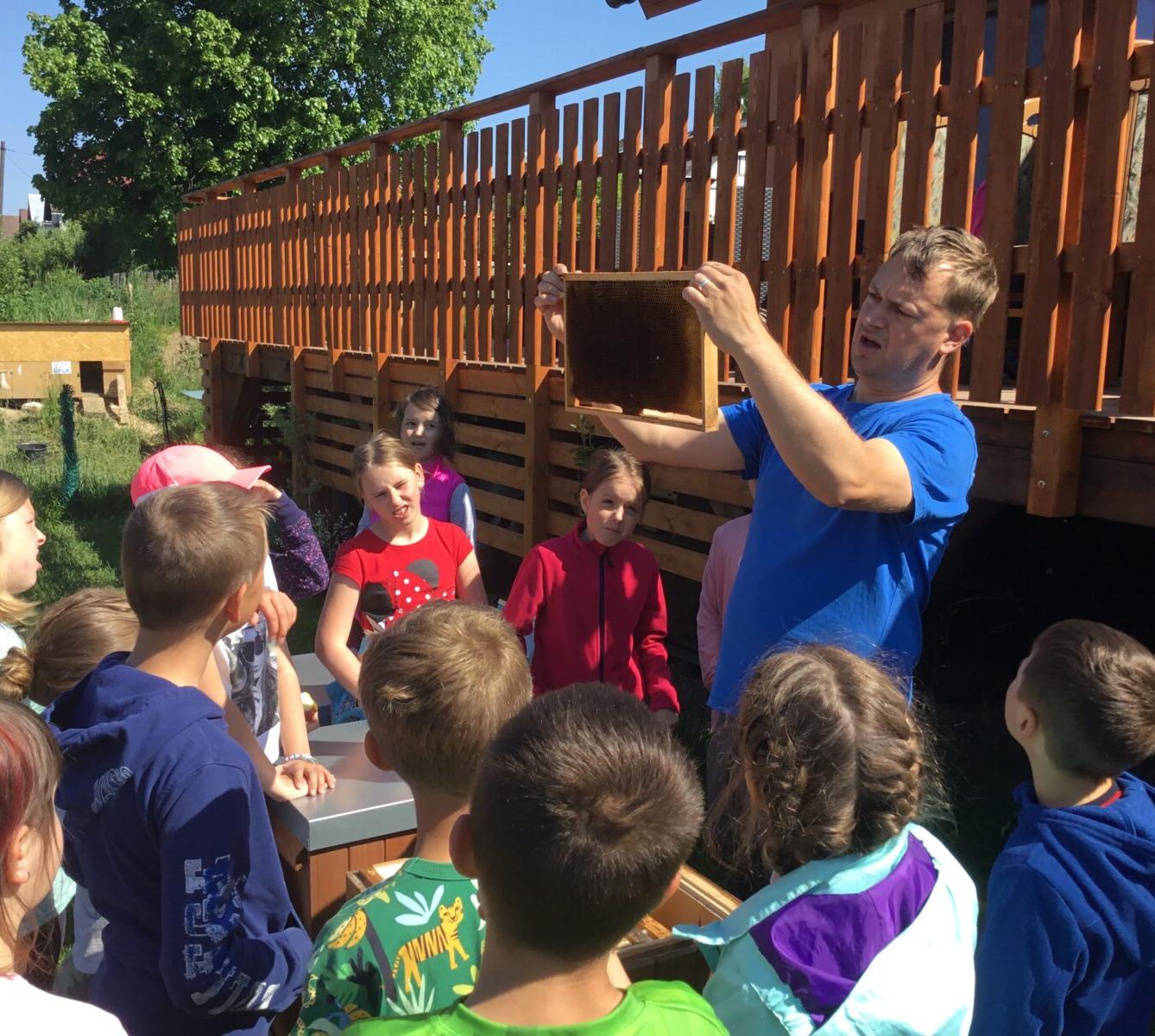 Dětský den a projektový "Den se včelami" ve třetí třídě - 20