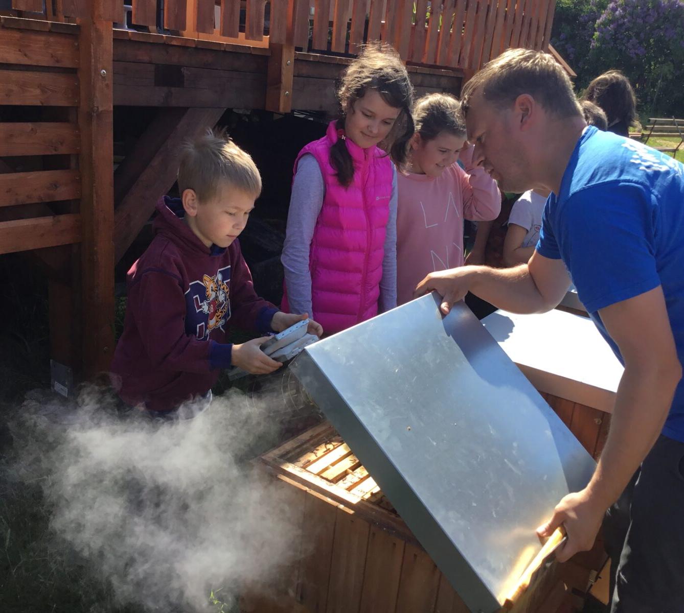 Dětský den a projektový "Den se včelami" ve třetí třídě - 21